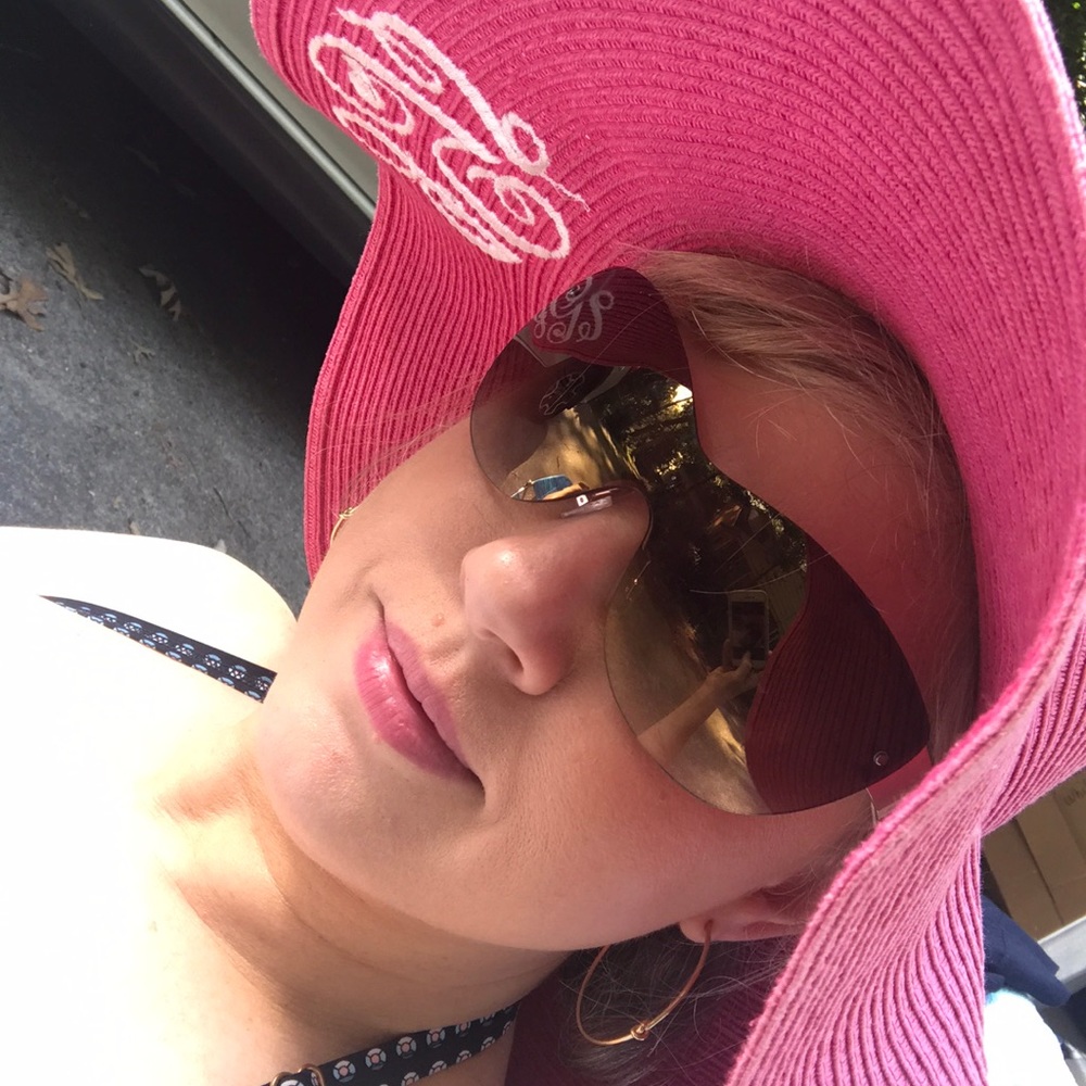 Meet your Posher, Julia